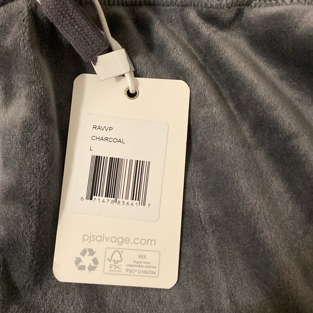 Gray-PJ salvage women’s loungewear joggers.